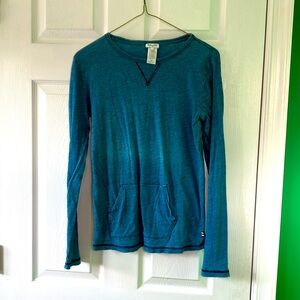 Splendid size 14 girls top with kangaroo pocket, 100% cotton blue